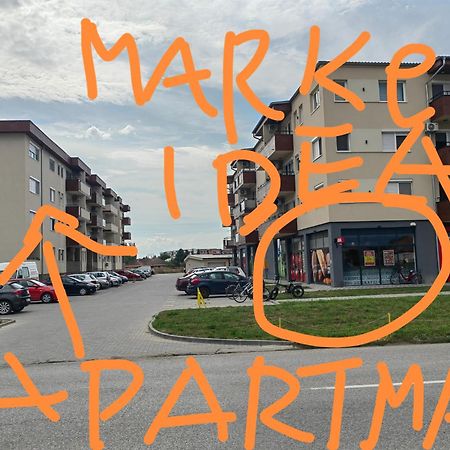 Road Warriors Apartment Subotica Bagian luar foto