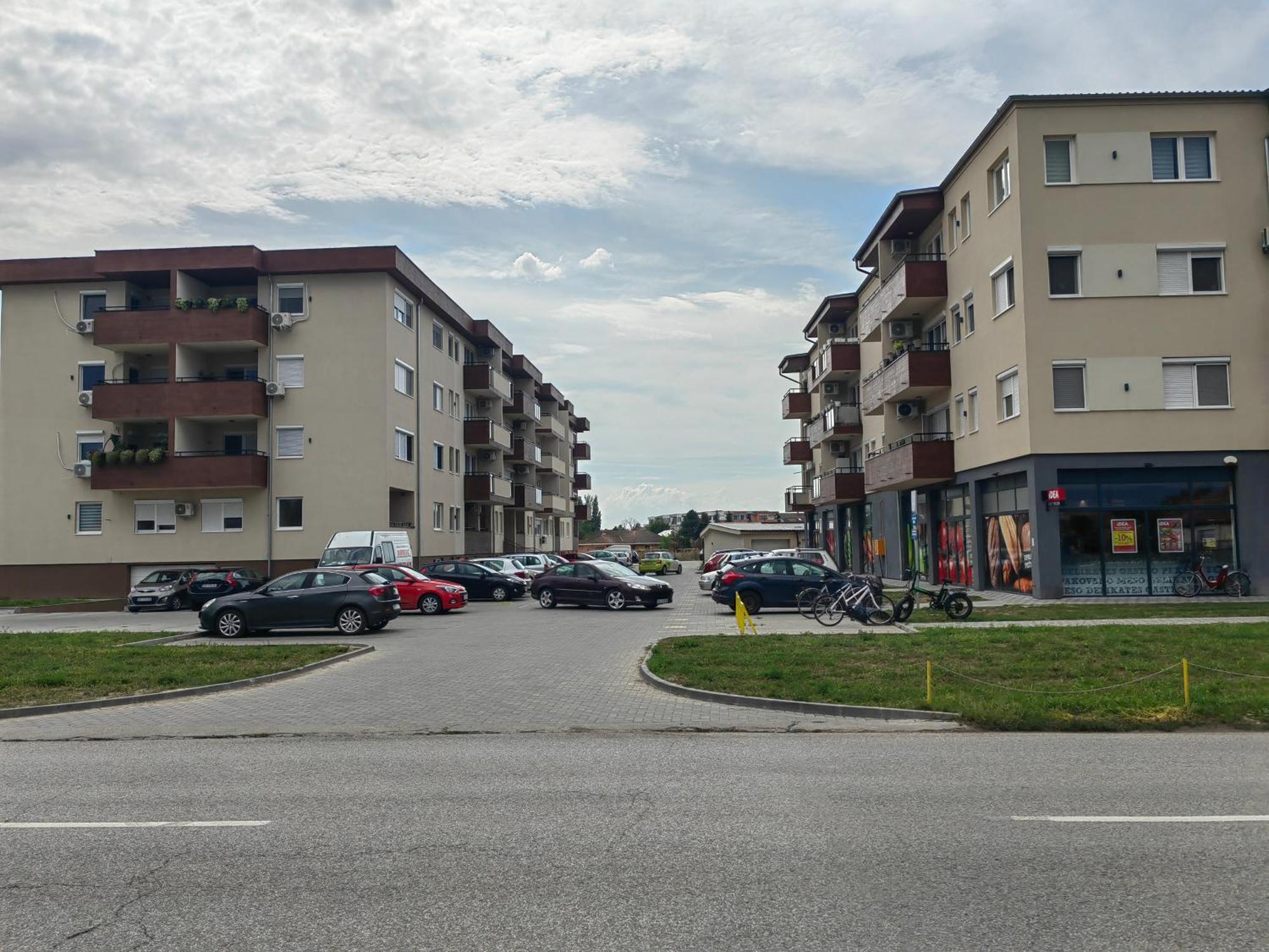 Road Warriors Apartment Subotica Bagian luar foto