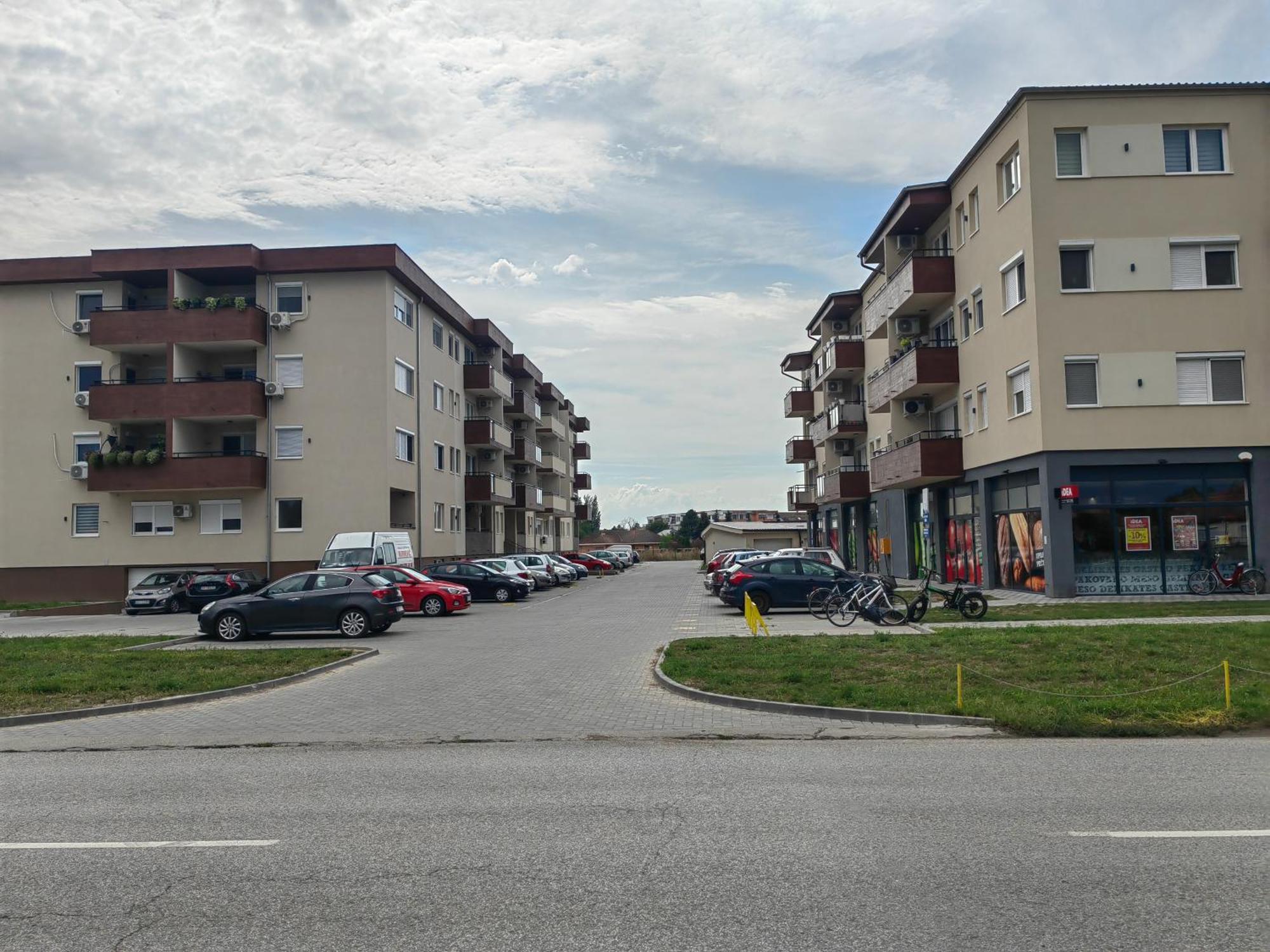 Road Warriors Apartment Subotica Bagian luar foto